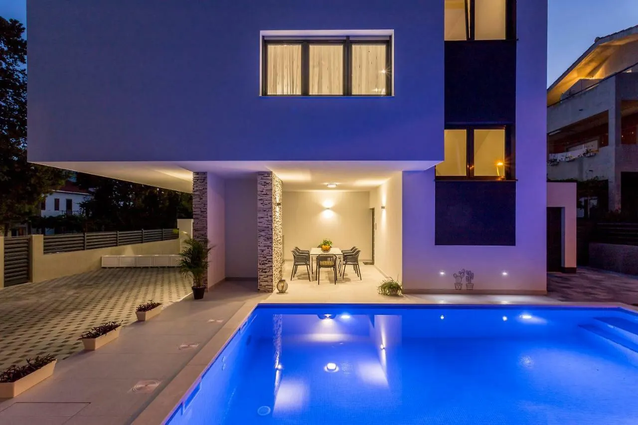 Villa Ema Kastela With Private Heated Pool